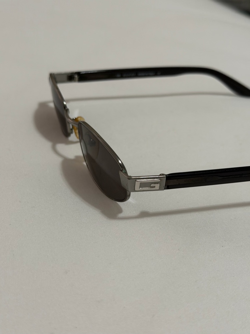 Vintage Gucci Women’s Oval Black Lens Metal Sunglasses - Picture 4 of 10